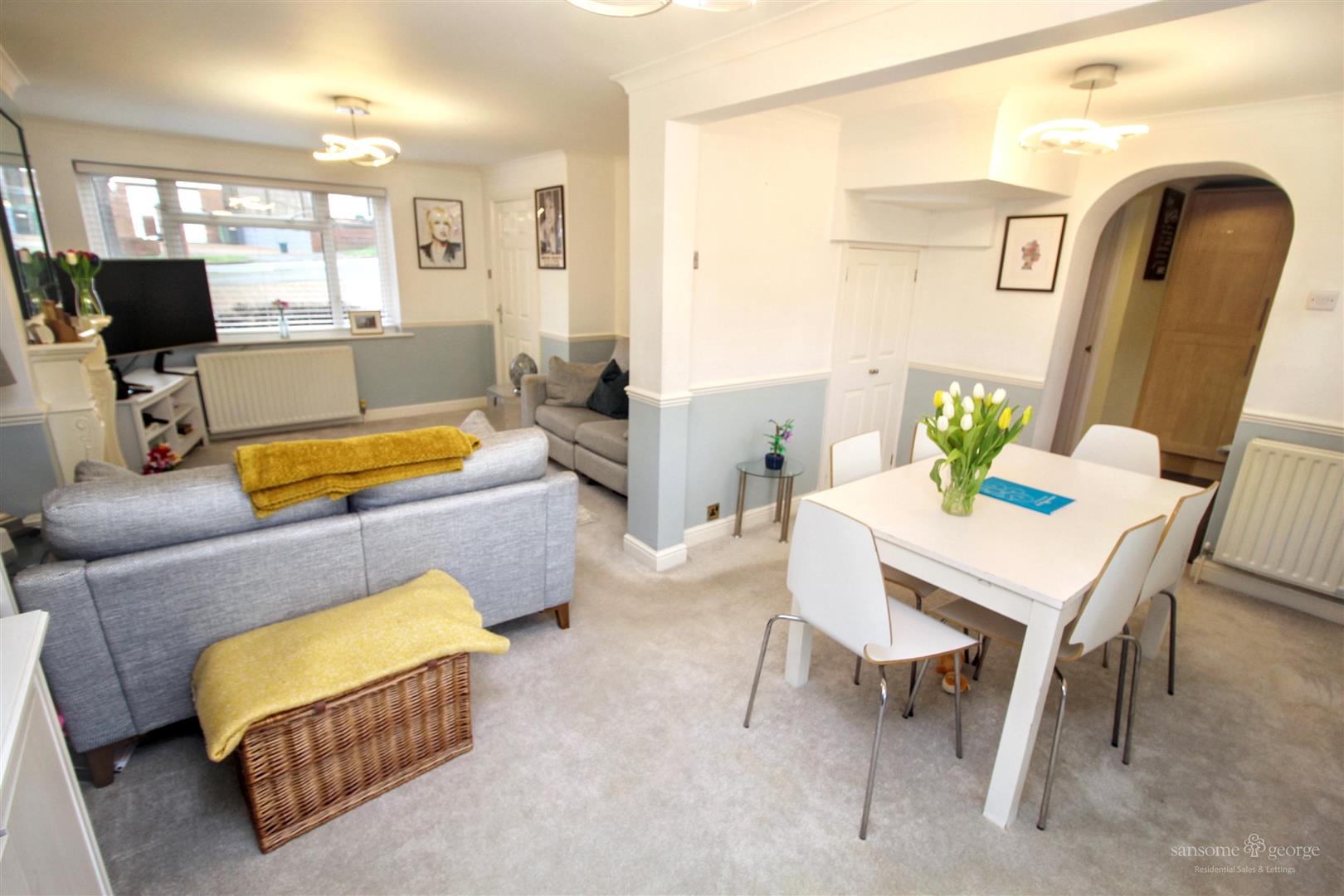 3 bed property in Kirkfell Close, Reading